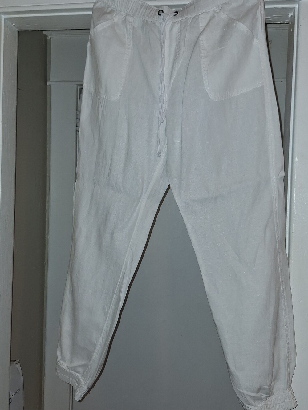 C&C Calaformia White Linen Jogger Pants. Size Medium